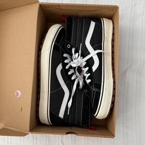 Vans Sk8-Hi MTE-1 Black/True White